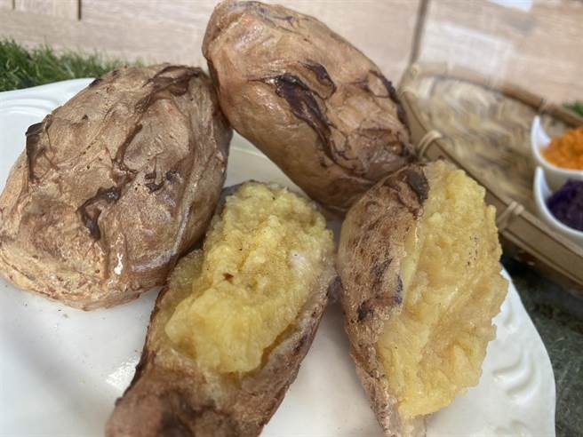 新化瓜瓜园观光工厂今天举办嘉年华会，推广地瓜产业。(曹婷婷摄)