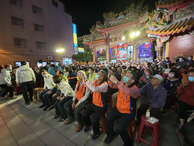 民進黨4日晚上在台中市西屯區福壽宮舉辦國政說明會，副總統賴清德到場宣傳「四個不同意，台灣更有力」。（盧金足攝）