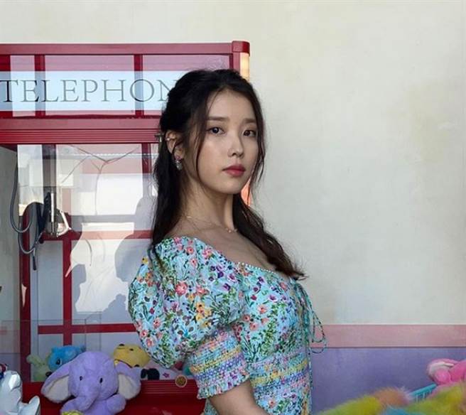 有南韩「国民妹妹」封号的女歌手IU。(图/ 摘自IU IG)