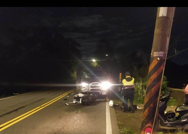 52歲陳姓男子上月29日晚間11時許，酒後開車行經新北市石碇區北宜公路五段，車輛突然跨越雙黃線，直接撞上對向18歲林姓男大生。（翻攝畫面）