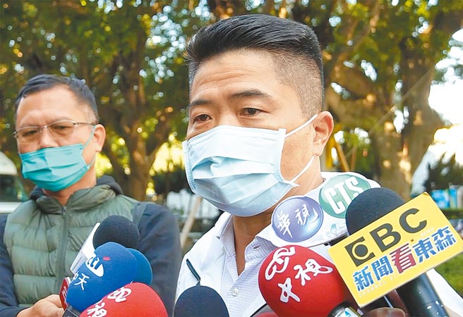 台中第二选区立委补选，国民党参选人顏宽恒（见图）3日表示，检调大动作押人取供，欺人太甚。民进党参选人林静仪指调查「炒米粉」是正确的事。（黄国峰摄）