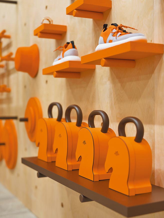 設計成愛馬仕造型的可愛壺鈴，讓人看了超想帶回家。（Hermes提供）