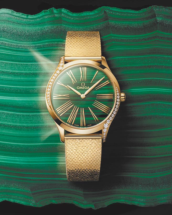 欧米茄Tresor孔雀石女表，风格既古典又年轻，103万9000元。（OMEGA提供）