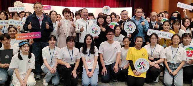 完成授证的89位文化大使，除可以获得进阶的实习大使培训机会外，未来将依学员意愿安排至新北市艺文场馆实习。（陈慰慈摄）