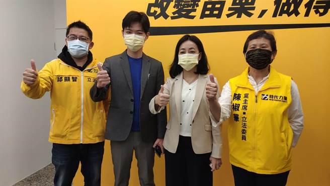 時代力量2日上午在苗栗市成立服務處，並提及明年縣市首長選戰，一定會推出適當人選。（李京昇攝）