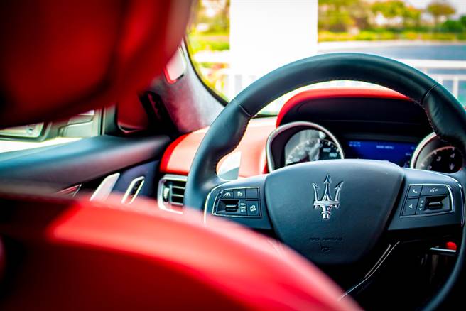 张姓男子前年在桃园路边看见一辆玛莎拉蒂，竟出招谎骗车发不动，在不知情的友人与拖吊业者协助下，成功把车拖回家中，但仍逃不过警方缉捕。（示意图／Shutterstock）