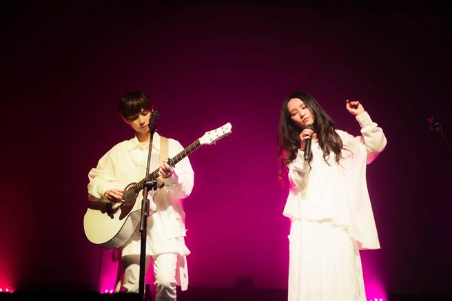 法蘭昨晚邀請琳誼、魏嘉瑩、黃宣輪番合唱。（相映音樂提供）