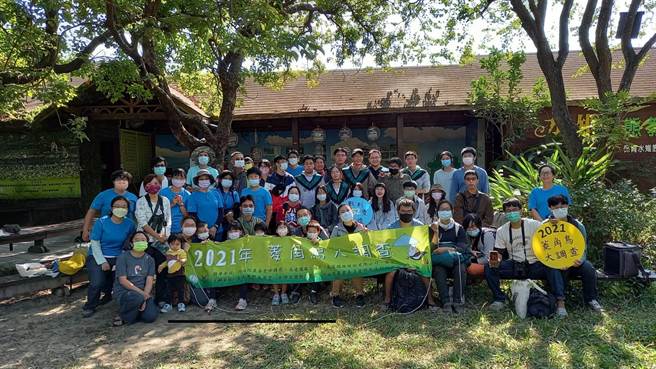 今年调查员有台北、彰化、嘉义、台南、屏东鸟会的鸟友，来自嘉大、南大、屏科大的生态社团及研究室成员，也有园区的志工与一直关注并协助调查的伙伴们。（水雉生态园区提供／刘秀芬台南传真）