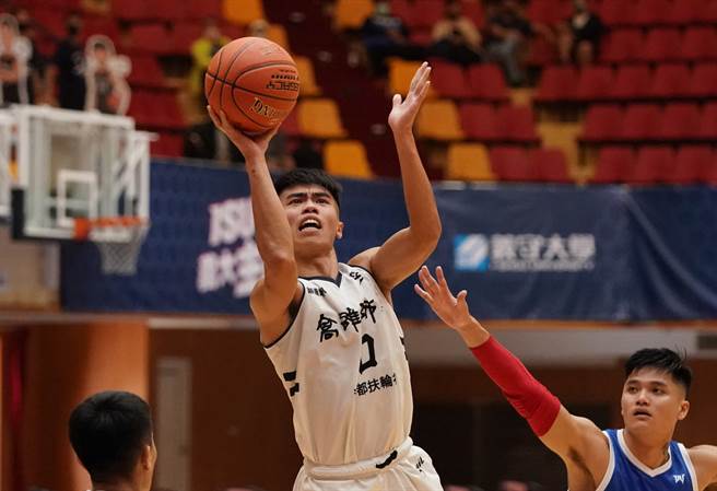高雄师大魏莨哲得26分创个人UBA生涯新高。（大专体总提供）