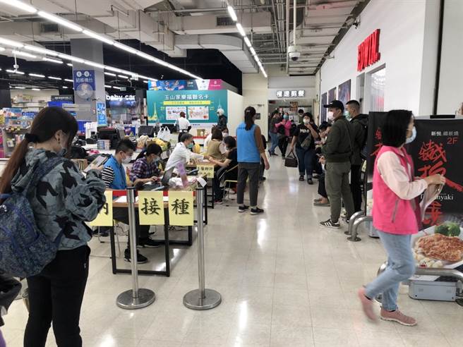 家乐福全台下周增17间疫苗接种站 。（家乐福提供）