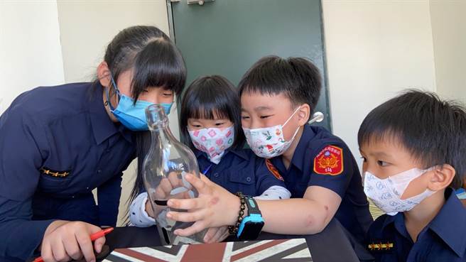 龜山小小警察體驗營。(警方提供／蔡依珍桃園傳真)