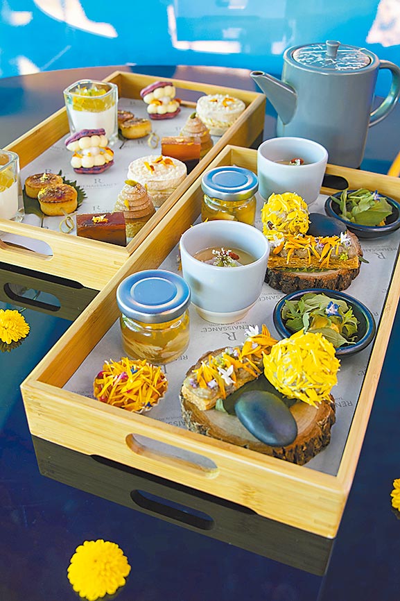 邻近士林官邸的台北士林万丽酒店推花系午茶，为许多民眾漫步于优美花海后，度过惬意午后时光的好去处。图／台北士林万丽酒店提供