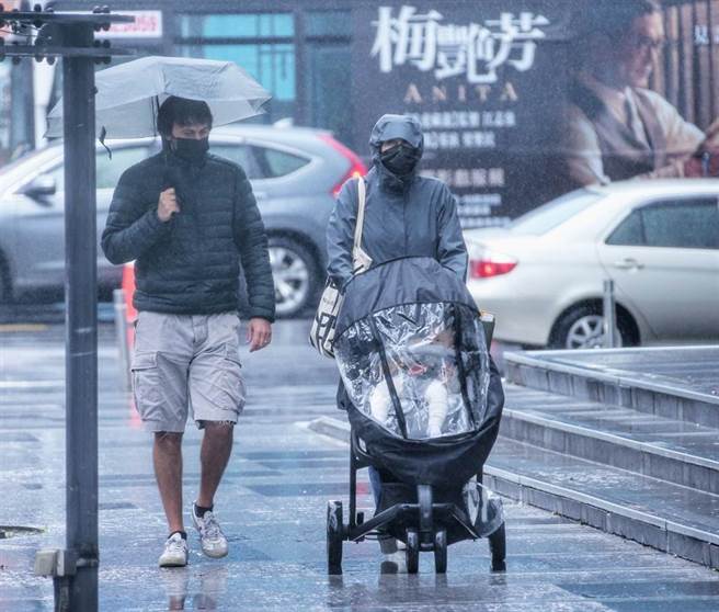 北台灣溼冷到明天，下波降溫時間在下周一。(資料照)

