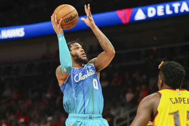 黄蜂前锋布瑞吉斯今天贡献全场最高32分。(路透)