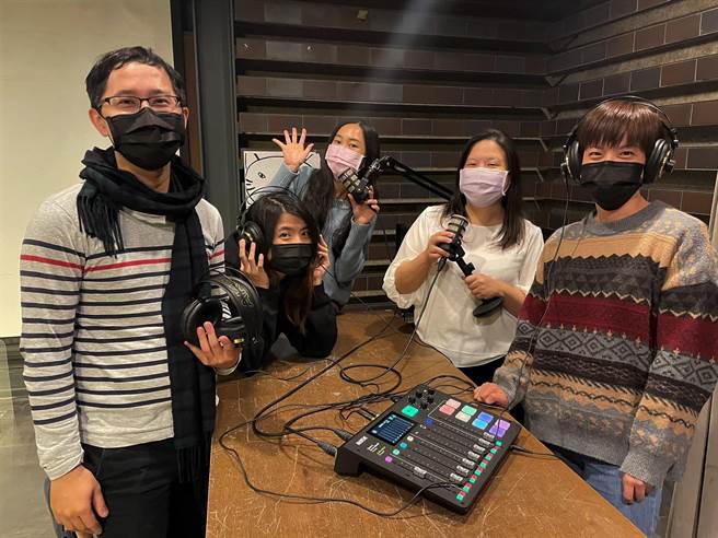 新北市立莺歌陶瓷博物馆Podcast「艺术开麦拉」近期开播，累计至今已有超过3000人次收听，为了宣传莺歌艺术季活动，陶博馆推出「展览说故事」、「米博士的艺术诊聊间」两个单位。（陶博馆提供）