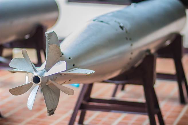 美国一户人家大扫除时，意外找到一枚一战时期的炮弹，里面竟藏有大量古金币。(示意图/达志影像)