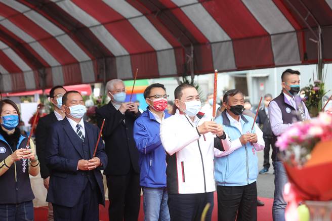 新北市长侯友宜6日出席龙形市场开工典礼表示，这座市场将是一座充满八里意象的现代化市场，预计2023年上半年完工。（戴上容摄）