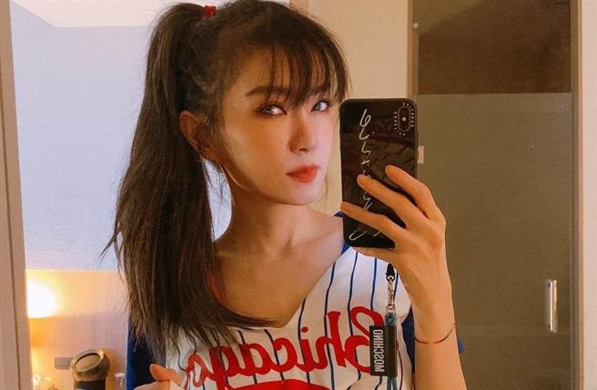 謝金燕全面復出後也創立了社群帳號，經常分享生活及美照。(翻攝自JeannieHsieh謝金燕___bbb臉書)

