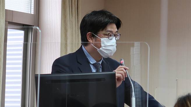 陆委会副主委邱垂正。（林至柔摄）