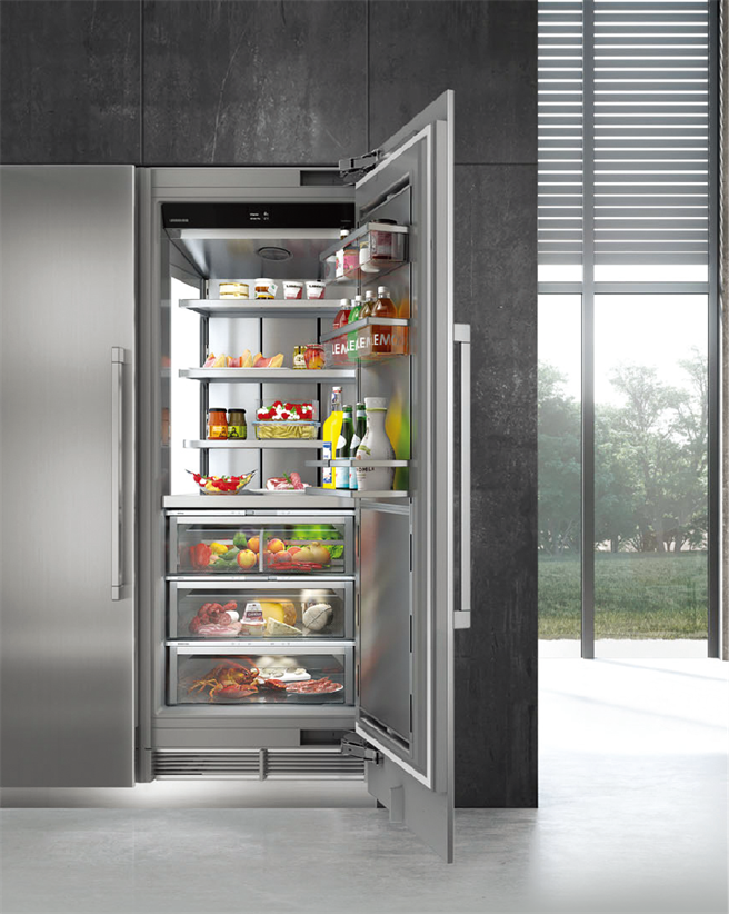 LIEBHERR全新的Monolith巨石系列，分别有MF1851 冷冻柜、MRB3000 冷藏柜、MW1800 酒柜，定价各为35万元。（嘉仪企业提供）