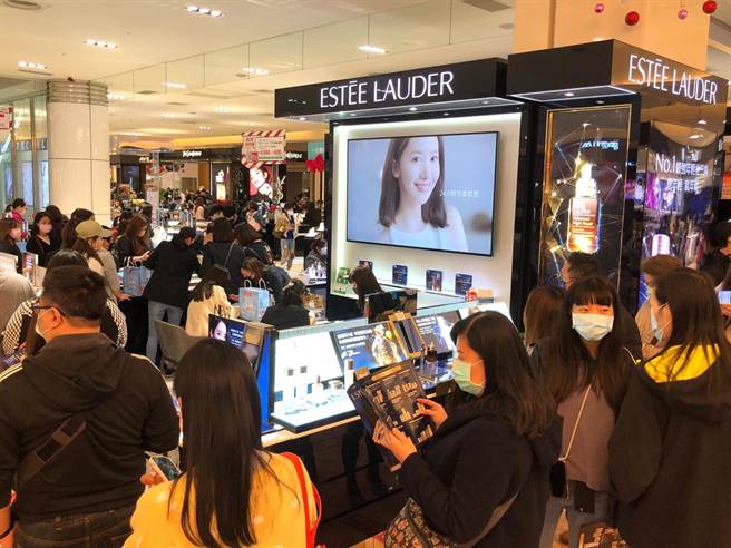 新竹SOGO周年庆2日开跑，4天就创下逾8.7亿营收。（新竹SOGO提供／陈育贤新竹传真）