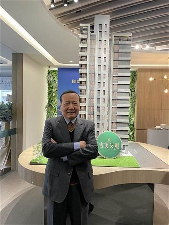 （吉美建设总经理林进辉今天宣布正式公开首座小宅案「吉美艾丽」。图／蔡惠芳）