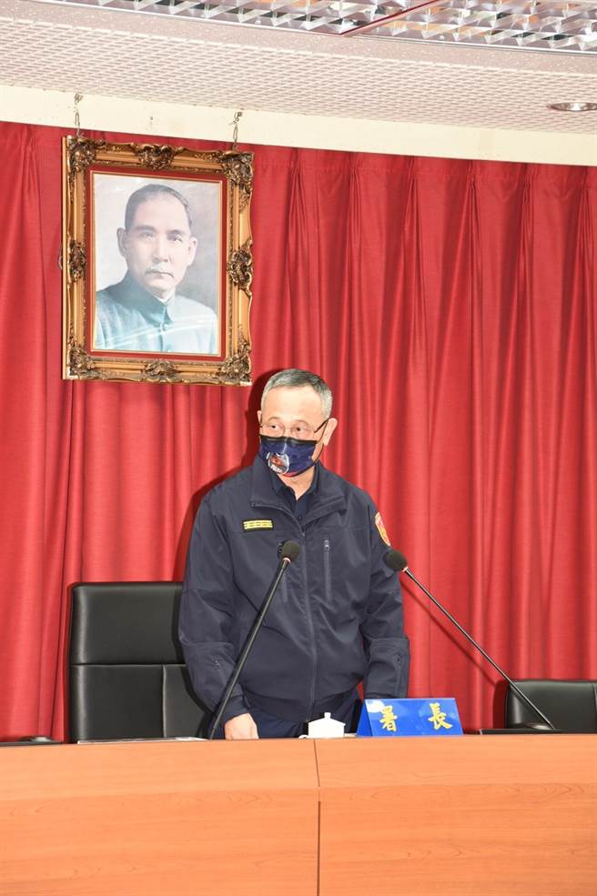 臺北市政府警察局近期侦破多起毒品、诈欺、帮派等各类犯罪，展现维护公权力的决心。警政署署长陈家钦特别于今(6) 日亲赴北市警局，表扬查缉有功人员，并颁发慰问金。(台北市警察局提供)