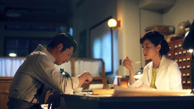 温升豪与连俞涵喝绿豆汤都别有意境。（公视提供）