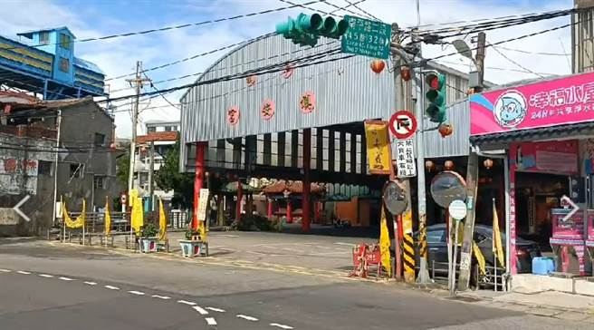 桃园逆伦血案，单亲妈遭独子菜刀狂砍倒血泊亡。（翻摄画面）