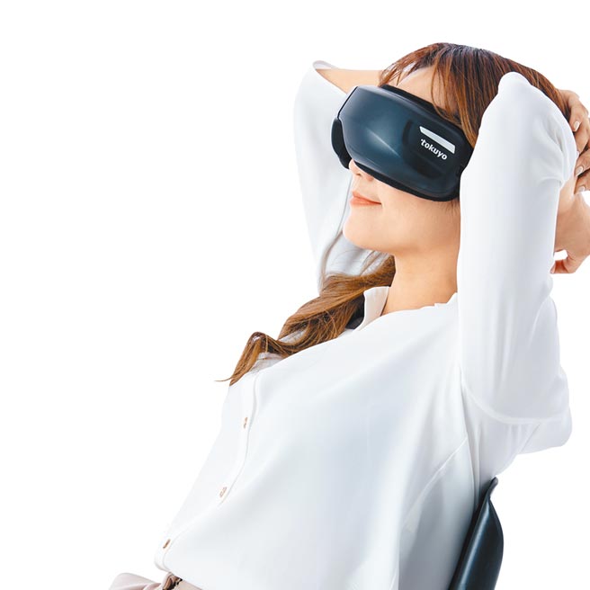 远传friDay购物推荐tokuyo Eye舒服Plus眼部气压按摩器TS-185，15日到31日期间特价1980元。（远传friDay购物提供）