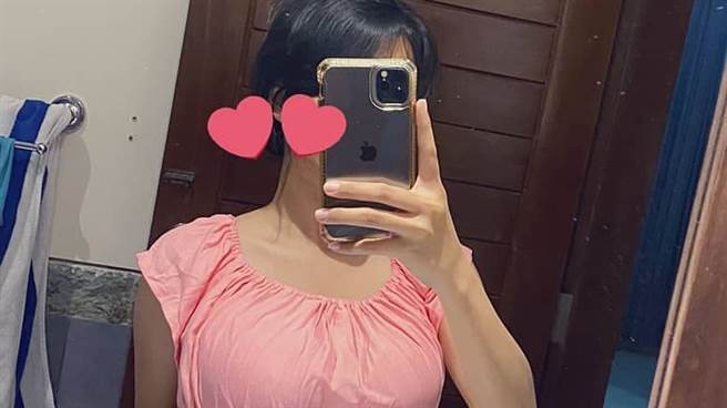 情色網紅西絲卡伊（Siskaeee）日前在印尼機場拍攝脫衣DIY片爆紅，但她也因此付出慘痛代價。（圖／IG@siskaeee.official.new）