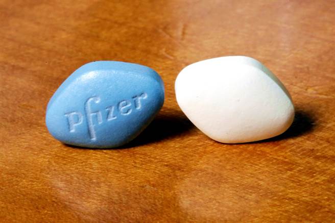 美国最新研究显示，「蓝色小药丸」威而钢（Viagra）或许能降低阿兹海默症风险达69%。（资料照／美联社）