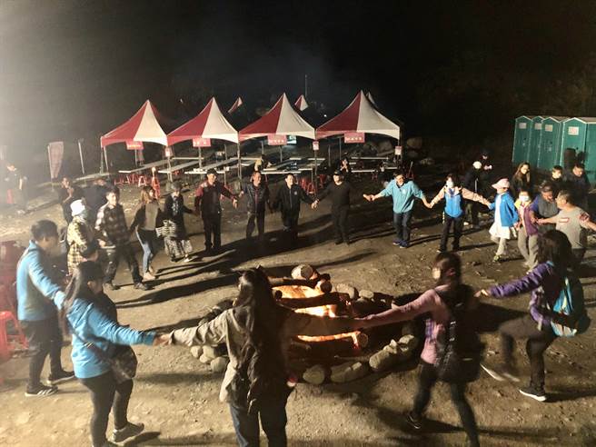 主活动会场除了原住民族歌手接力开唱，也有原风特色DIY体验、原味部落市集等丰富内容。（参山国家风景区管理处提供／李京升苗栗传真）