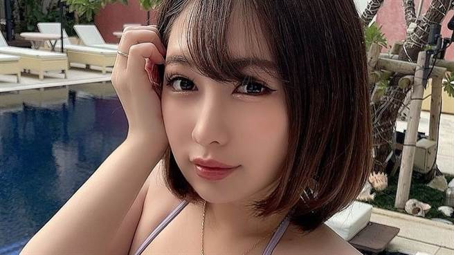 写真女星雏田真依羽近日在IG上晒出辣照提醒粉丝保暖，引起热烈讨论。（图／IG@chika_yuuki）