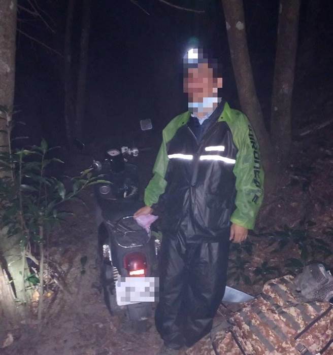 　红香派出所长陈松宽表示，耗时约3个小时最后在距离主干道3公里的森林中找到男子，提供热茶与食物后，男子就骑车下山往返屏东，结束这场森林迷路惊魂记。（仁爱分局提供／吴建辉彰化传真）