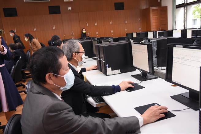 花莲慈济科技大学通过国家考试专属电脑试场认证，成为全台第15个国家考试电脑化测验认证合格试场，规画6间电脑试场，共380个应试座位。（慈济科技大学提供／罗亦晽花莲传真）