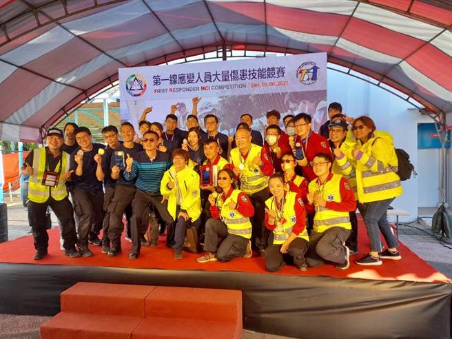 桃园市消防员、义消参加救护竞赛夺多项奖项。(消防局提供／蔡依珍桃园传真)