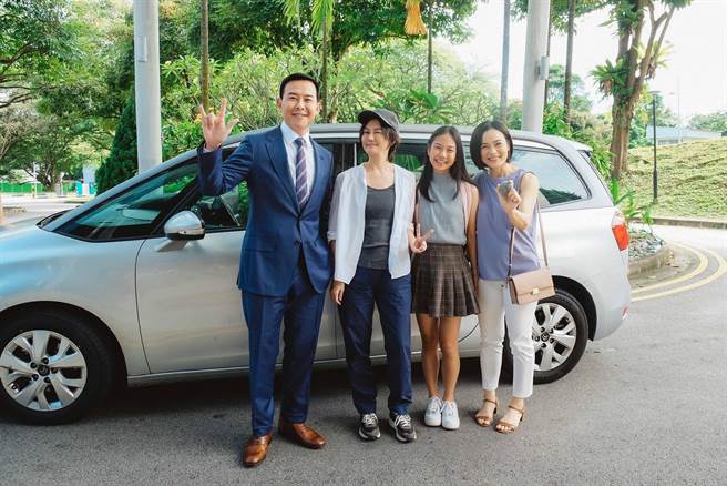 孙燕姿邀请金马影后杨雁雁、新加坡最佳配角王禄江等人拍摄MV。（环球音乐提供）