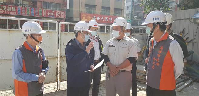 高雄市府劳工局工安大执法。 （劳工局提供／洪靖宜高雄传真）