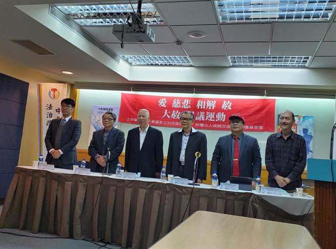 檔案争议   许信良：民进党政府不能对施明德的质疑沈默。曾薏苹摄