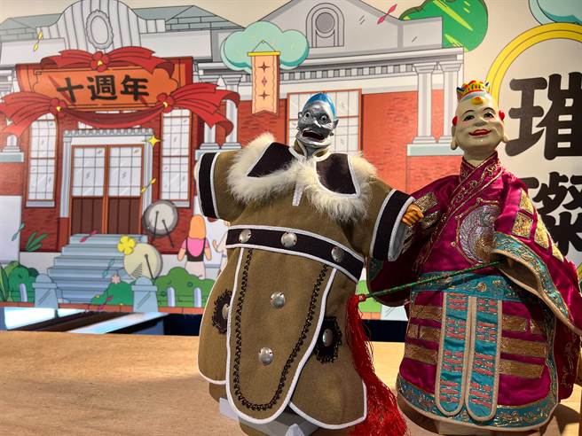 屏東戲曲館將迎來10周年館慶，為此，縣府文化處特別舉辦「璀璨風華」菁華展及一系列活動。（謝佳潾攝）