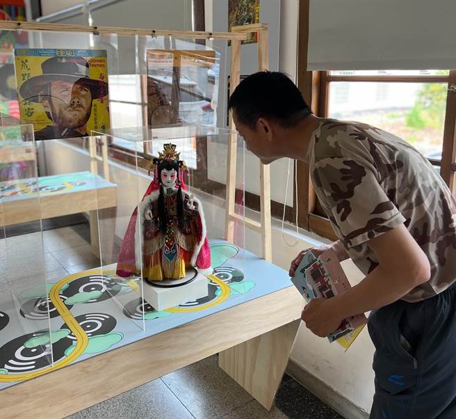 屏東戲曲館將迎來10周年館慶，為此，縣府文化處特別舉辦「璀璨風華」菁華展及一系列活動。（謝佳潾攝）