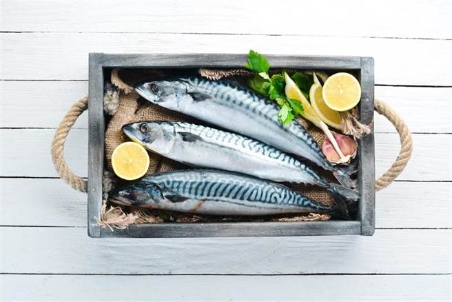 不吃魚 心血管疾病死亡率竟多1.9倍！一週吃多少才夠？(示意圖/Shutterstock)
