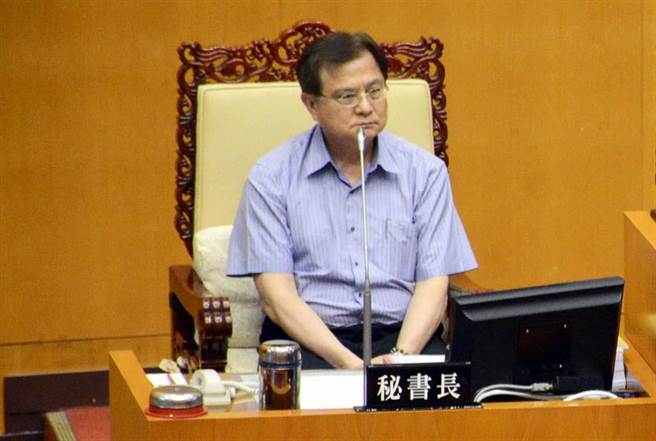 詐領公務車保修費，前屏東縣議會祕書長吳松薰遭判緩刑。(本報資料照片)