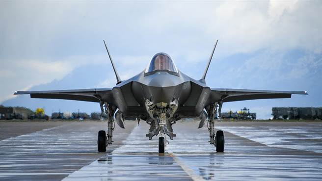 F-35联合打击战机又将增加1个使用国，就是芬兰。(图/美国空军)