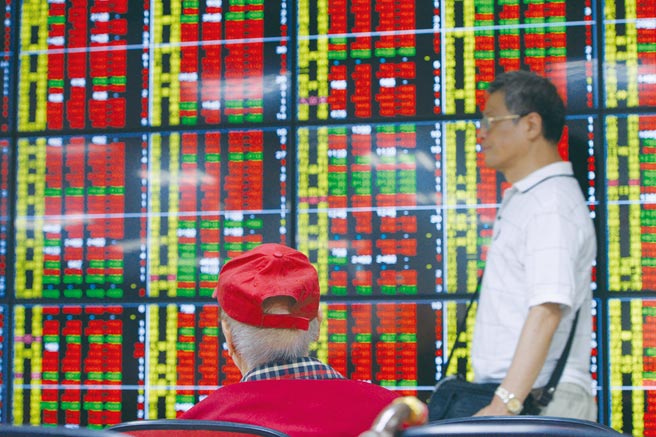 大立光11月營收回神，股價出現反彈漲勢，6日與譜瑞-KY均以2,030元作收。圖／本報資料照片