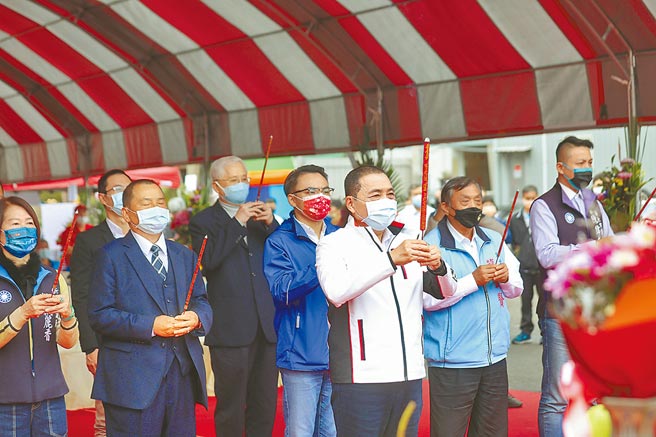 新北市長侯友宜6日出席八里龍形市場開工典禮表示，這座市場將是一座充滿八里意象的現代化市場，預計2023年上半年完工。（戴上容攝）