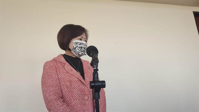 劳动部部长许铭春说明移工确诊情况及如何因应。（林良齐摄）