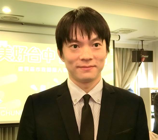 台中市府法制局长李善植强调，林秉枢是40几岁的成年人，应该为自己的行为负责。（卢金足摄）