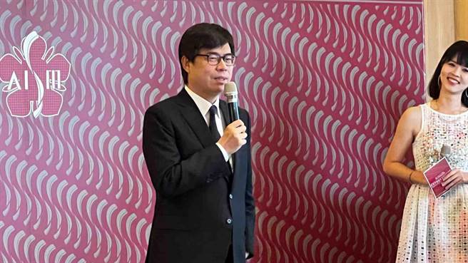 今早陈其迈受访时表示，这是选举奥步，相当不可取，民主应该是公平选举，不应用错假讯息扰乱民主的进行。（柯宗纬摄）